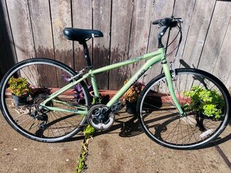 K2 Echo Green Hybrid Bicycle – Good Condition
