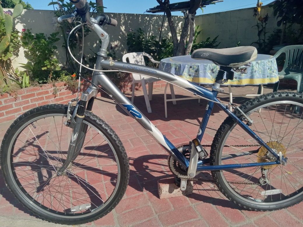 Men's Bike Sz 26 Tires Runs Good