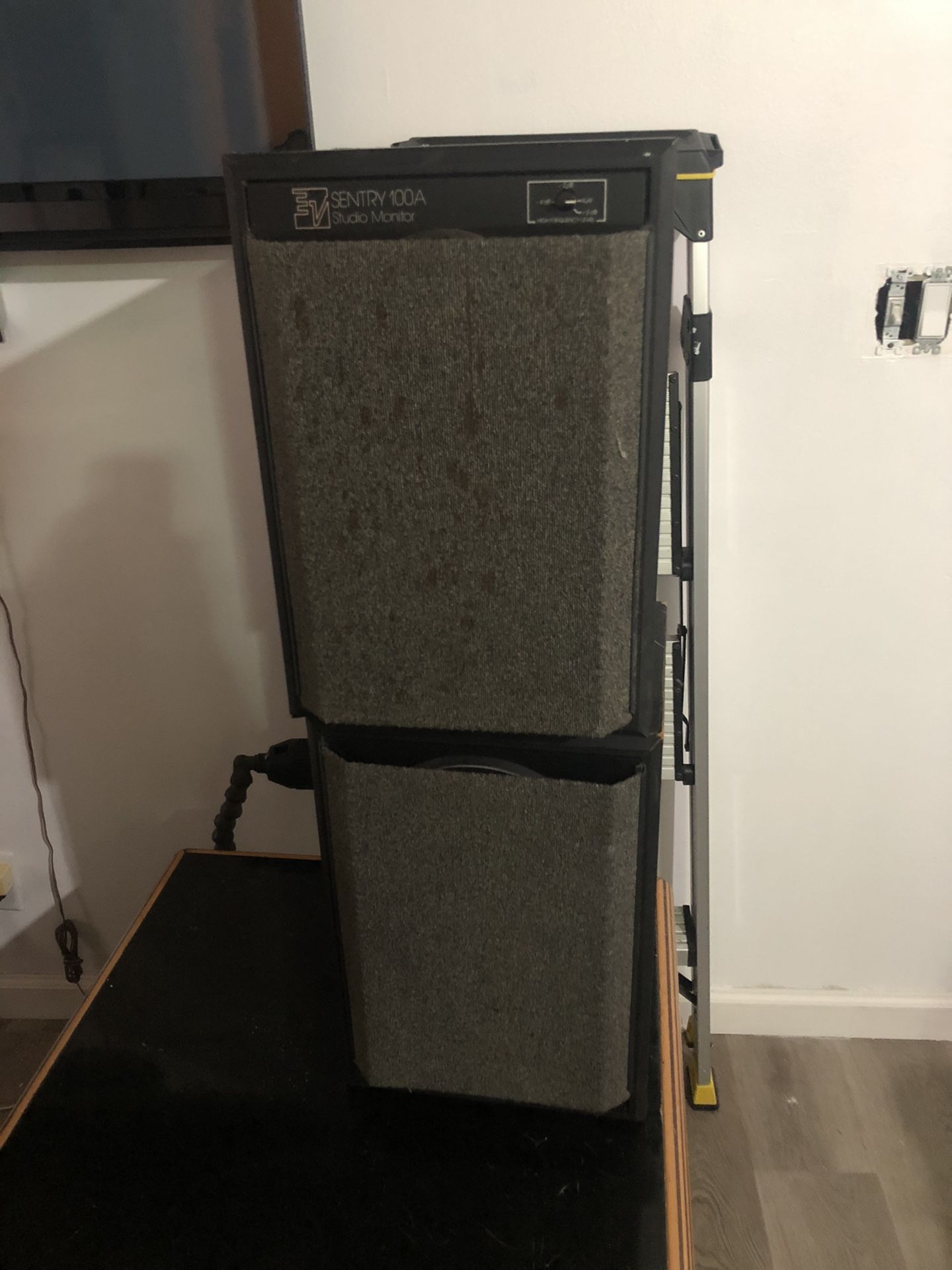 Electro-Voice EV Sentry 100A Studio Monitor Speakers