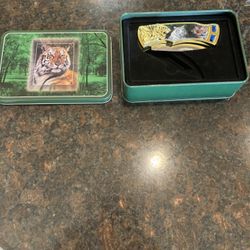 Tiger Knife In Tin Container 