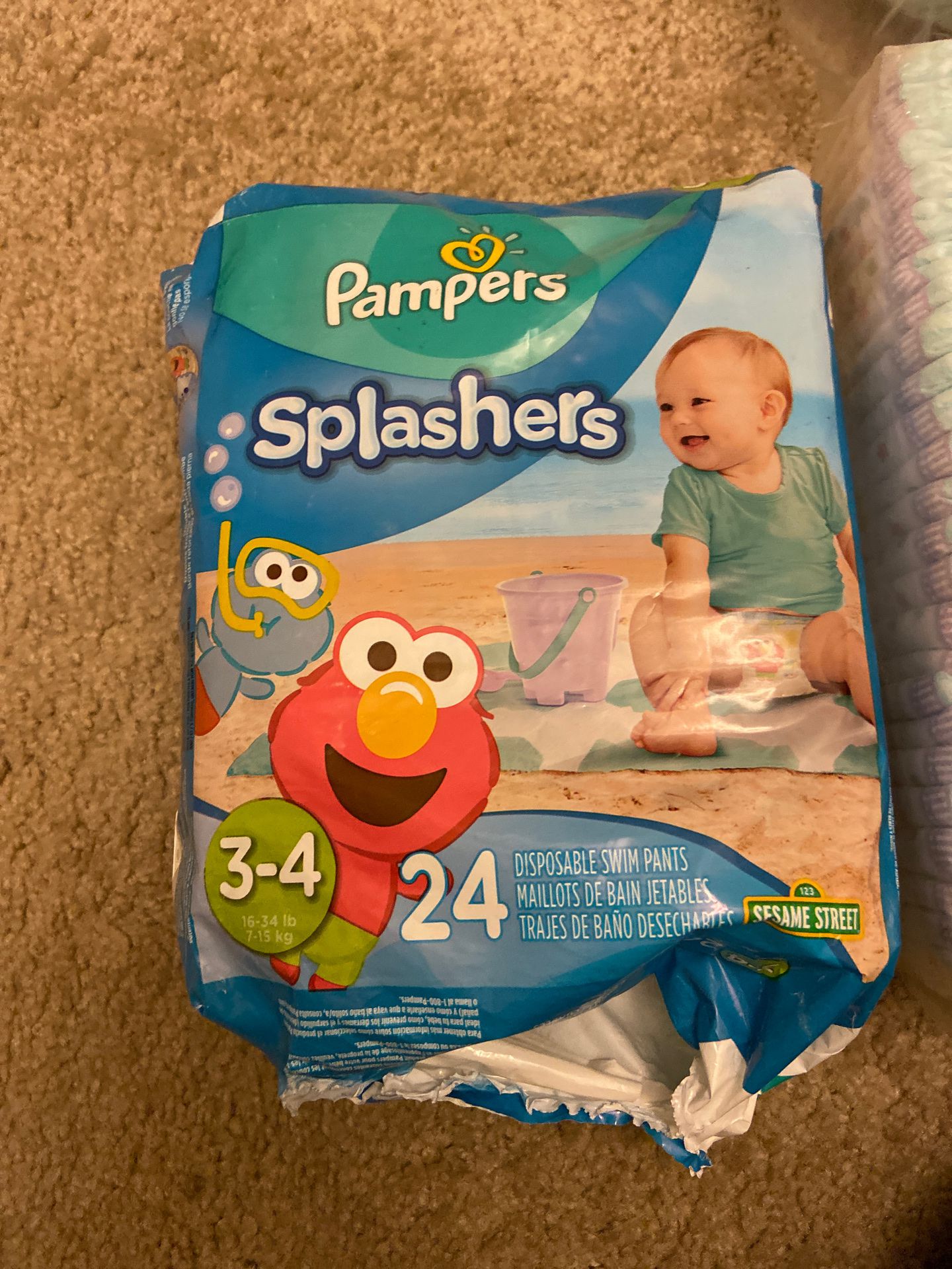 Swimming diapers 17 count 3-4years Pampers