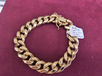 10k Gold Cuban link breaclte 32.3 Gram layway available 10% Dwon if you interested please make sure you ask for Maribel thank you