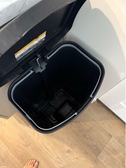 Trash bin