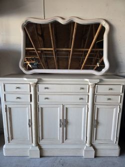 Beautiful vintage-style dresser