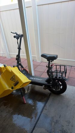 E scooter with seat