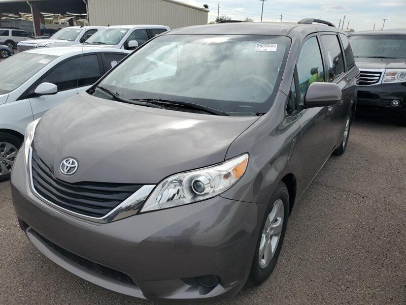 2013 Toyota Sienna LE 7-Passenger Auto Access Seat