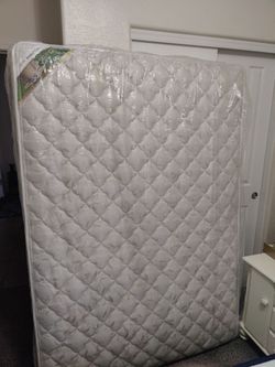 Full size Mattress with box spring