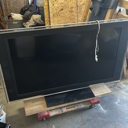 Bravia TV by Sony 52”