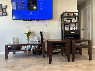 Wood End Tables/ Entertainment/ Coffe Table