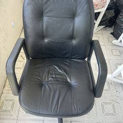 OFFICE DESK CHAIR $40