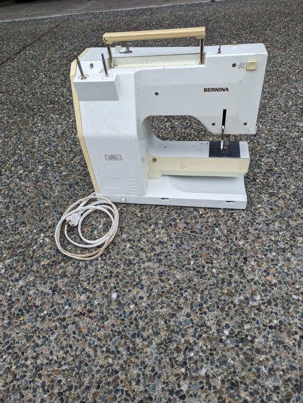 Bernina 1130 sewing machine like new