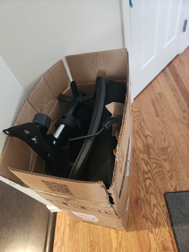 New Ergonomic Office Chair With Flipup Armrest for Sale in Puyallup