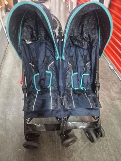 Delta twin stroller