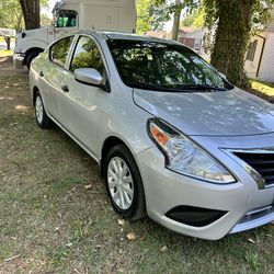 2017 Nissan versa plus