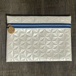 New Pearly White Zip Pouch Travel Cosmetic Bag with Zip Closure