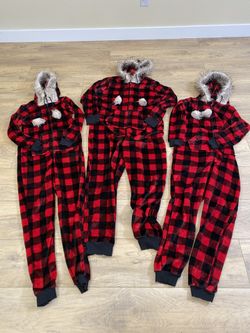 Matching Family Christmas Pajamas – Plaid w/ Fleece Hoodie (3-Piece Set!) 