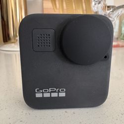 GoPro MAX — Waterproof 360 + Traditional Camera with Touch Screen Spherical 5.6K30 HD Video 16.6MP 360 Photos 1080p Live Streaming Stabilization