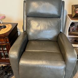 NICE LEATHER  ELECTRIC RECLINER