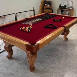 Pool Table ( Free Delivery & Set Up & New Color Felt Of Your Choice ) 