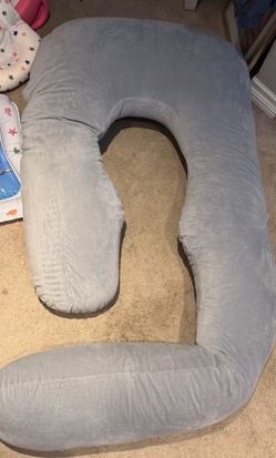 Momcozy pregnancy pillow