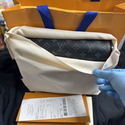 Louis Vuitton District Pm Messenger Bag
