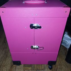 Ollieroo

Ollieroo Makeup Train Case Rose-Pink Lockable PU Artist Makeup Cosmetic Train Case With 4 Removable Rolling Wheels And 4 Keys