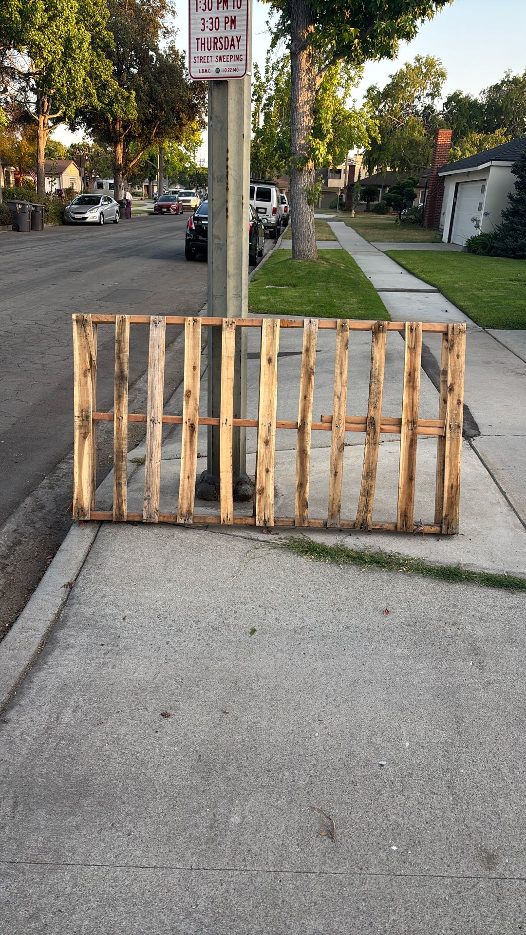 FREE Wood pallet