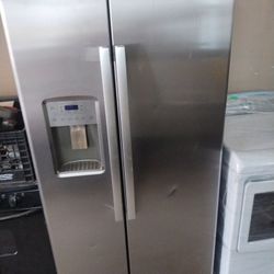 GE Side-by-Side Refrigerator 