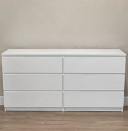 Six drawers dresser