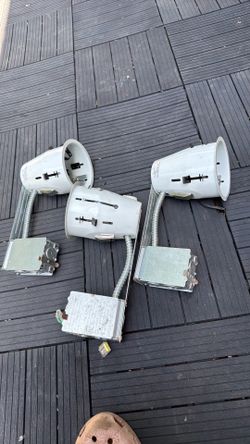 Lots of 3 4 in. White Remodel Non-IC Recessed Housing HBR2000R NEW