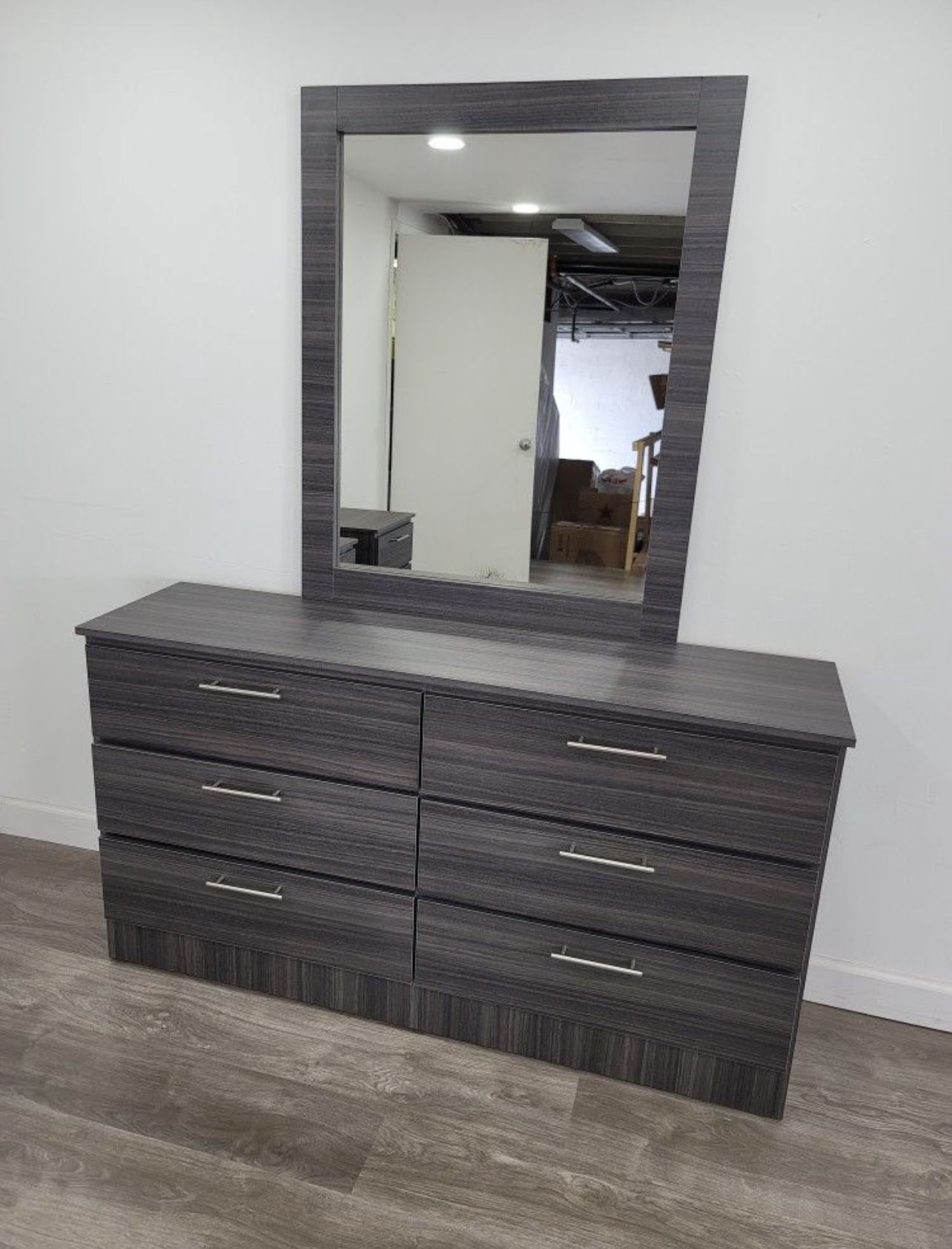 Dresser Whit Mirror - Cómoda Con Espejo