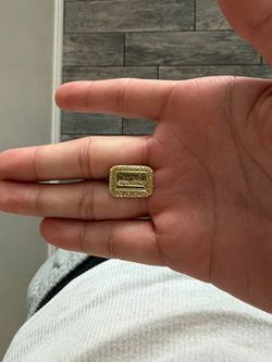Last super earring