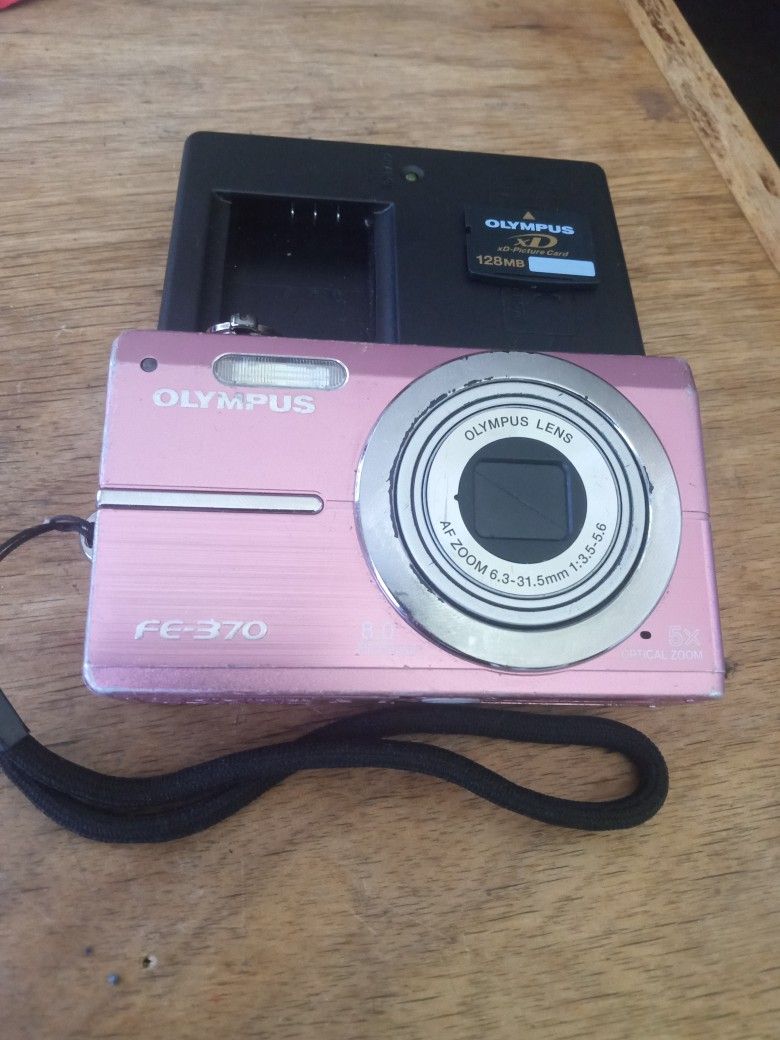 OLYMPUS FE370 DIGITAL CAMERA 2.7" LCD 5X OPTICAL ZOOM 8.0 MPX TESTED WORKING  PINK