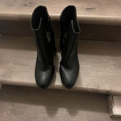 Guess Ankle Boots 