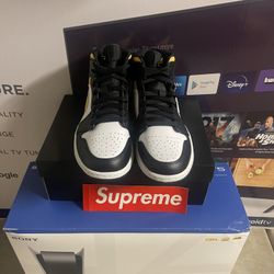 Jordan 1 Mid Black Yellow