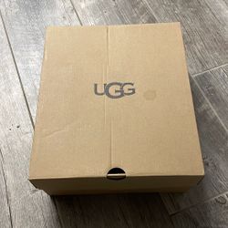 Women’s Uggs, Size 9