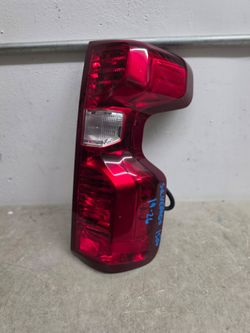 Right tail light halogen chevrolet 1500 silverado 2019 2020 2021 2022 2023 2024 2025 2026