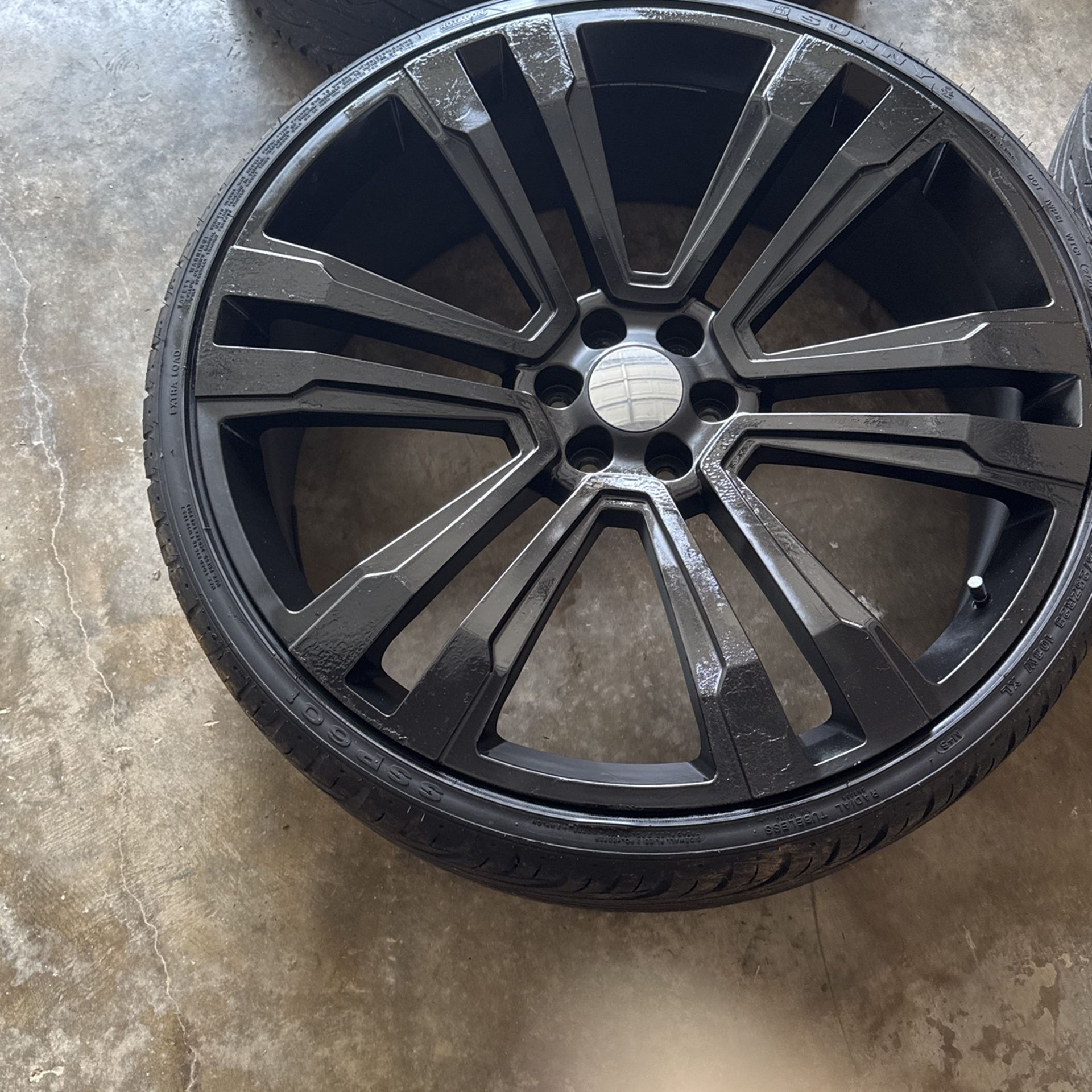 28’in Rims And Tires