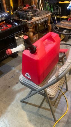 5 gallon anti spill gas tank