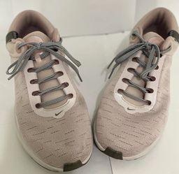 Nike Womens Renew Serenity Run Premium Barely Rose Size: 10 US