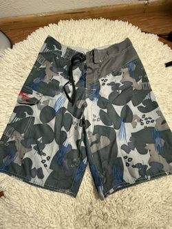 Billabong men’s board shorts  Size 32  In very good condition  Smoke free home