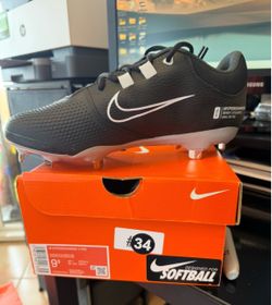 Nike Womenās Hyperdiamond 4 Pro Softball Cleats - Size 9.5 and Size 8.5 - Brand New in Box