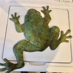 Large Green Torch-Colored Metal Frog* Indoor/Outdoor Art Sculpture* Wall Decorated 22wx20l