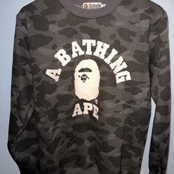 BLACK BAPE CREWNECK MEDIUM 