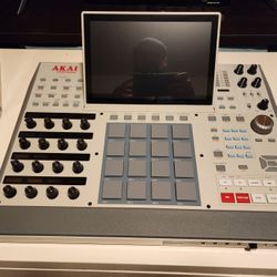 Pristine Akai MPC X SE Sampler