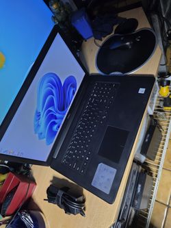 Dell 17 Laptop i7-1065G7-CPU. 16GB Ram 512GB SSD