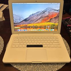 Apple MacBook A1342
