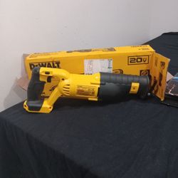 Saw Dewalt