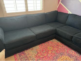 Navy Blue L-Shaped Sectional Sofa – Great Condition