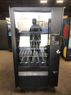 Snack vending machine